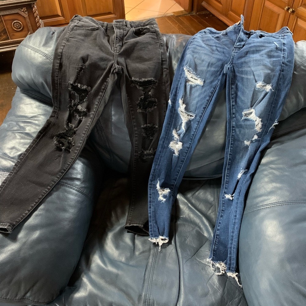🐶American Eagle jeans, so 6 short and 4 reg good condition
